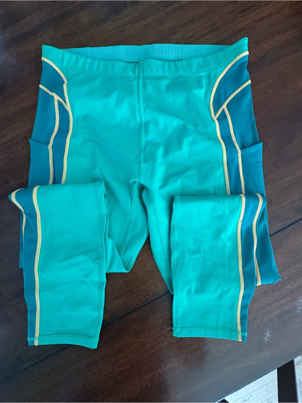 Women’s Green Performance Leggings with Yellow Contrast Piping